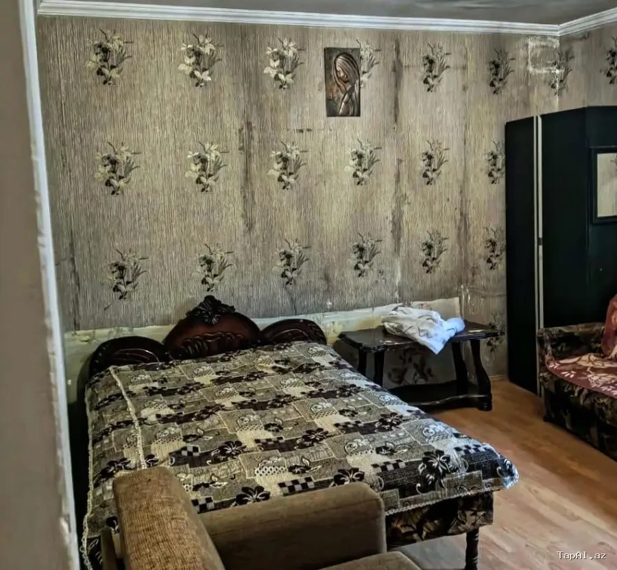Badamdar 3 cü massivde adelni heyet evi