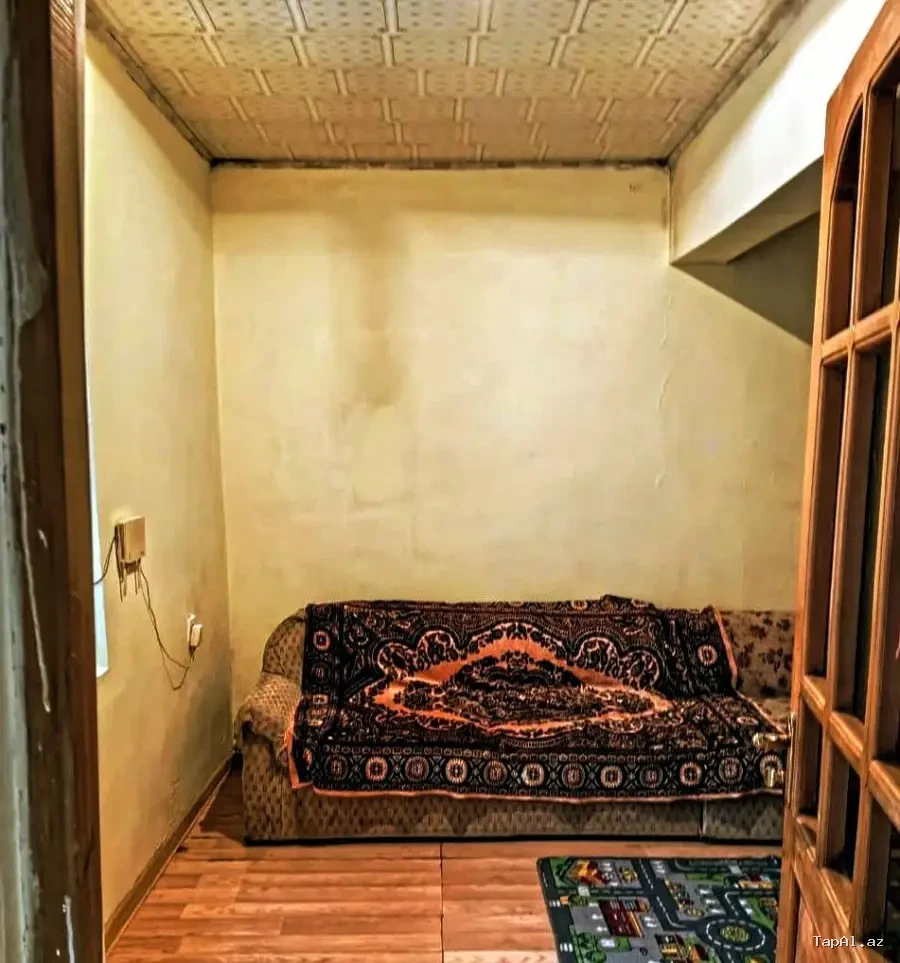 Badamdar 3 cü massivde adelni heyet evi