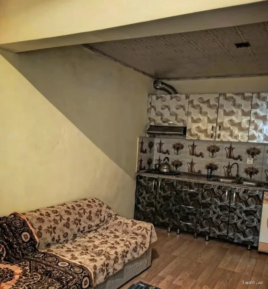 Badamdar 3 cü massivde adelni heyet evi