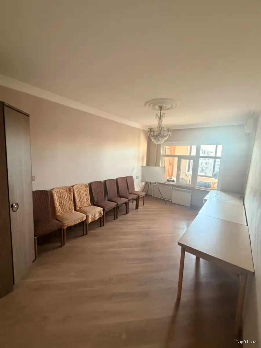 Bakı şəhəri Sabunçu rayonu Bakıxanov qəsəbəsində 3 otaqlı mənzil satılır