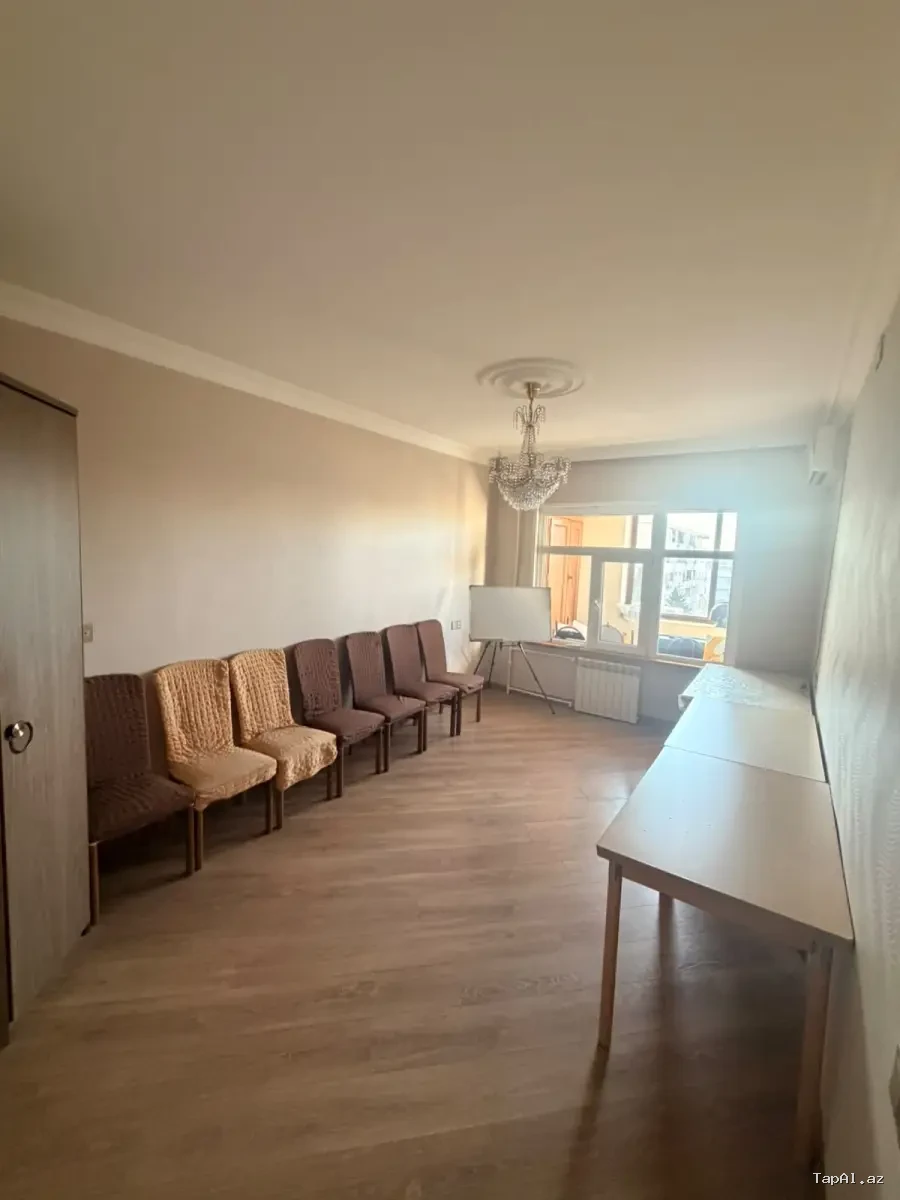 Bakı şəhəri Sabunçu rayonu Bakıxanov qəsəbəsində 3 otaqlı mənzil satılır