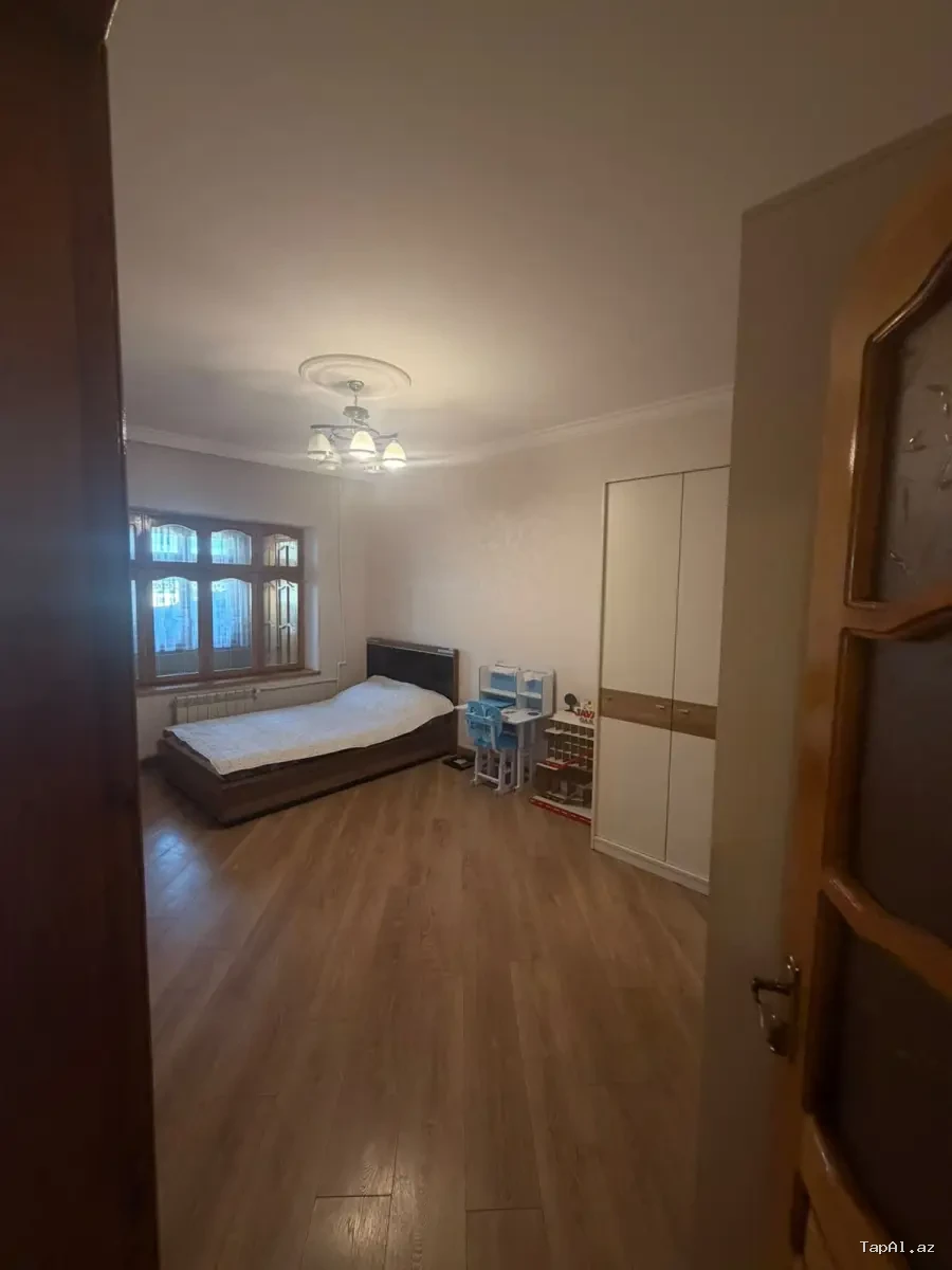 Bakı şəhəri Sabunçu rayonu Bakıxanov qəsəbəsində 3 otaqlı mənzil satılır