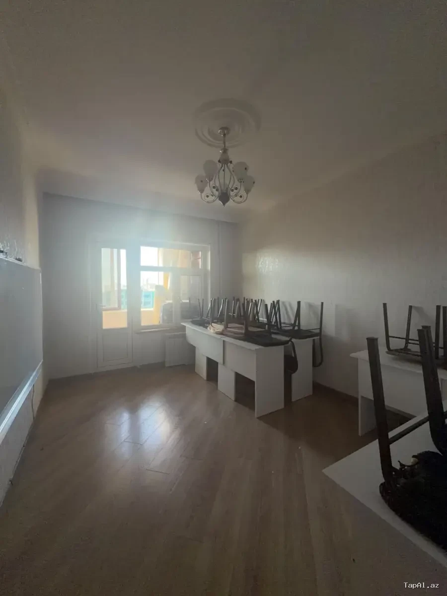 Bakı şəhəri Sabunçu rayonu Bakıxanov qəsəbəsində 3 otaqlı mənzil satılır