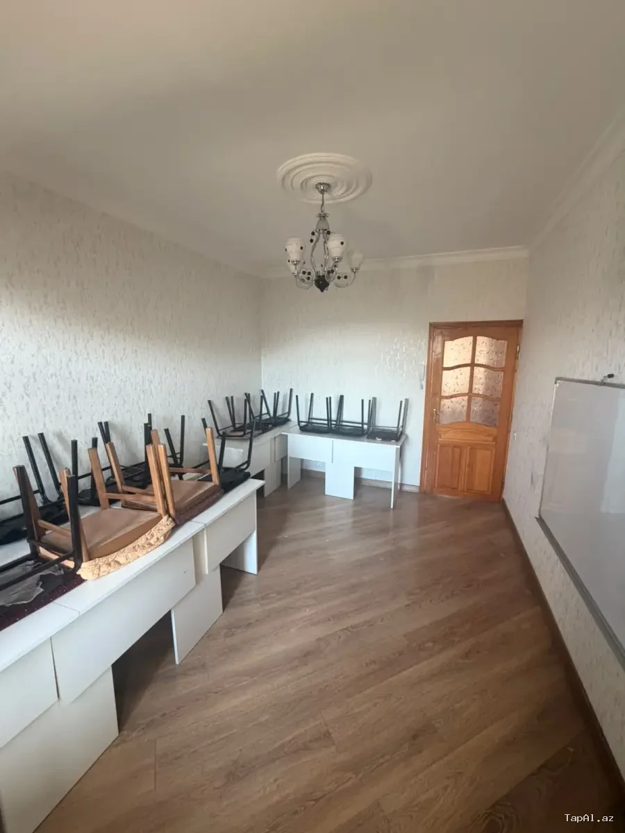 Bakı şəhəri Sabunçu rayonu Bakıxanov qəsəbəsində 3 otaqlı mənzil satılır