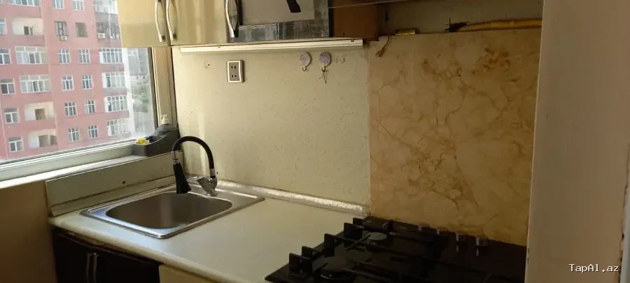 Yeni Yasamalda 2 otaqlı kirayə ev verilir
