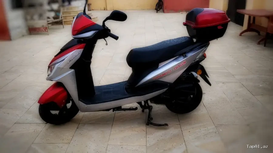 Turbomoto Dragon. İli 2022. Rengi zogalı reng. 49 cc dir  nomre usdun de verilir senetler qaydasındadı. Təcili satılır real ve ciddi alicilara cuzi endirim olacaq 5600 km yol qet edib. Qiymet 1.800 el