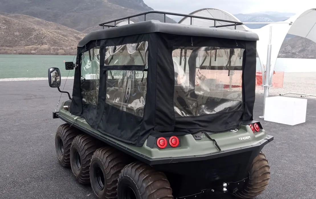 Amfibiya tipli daşıyıcı Armor W8  - 8X8 altı nəfərlik
