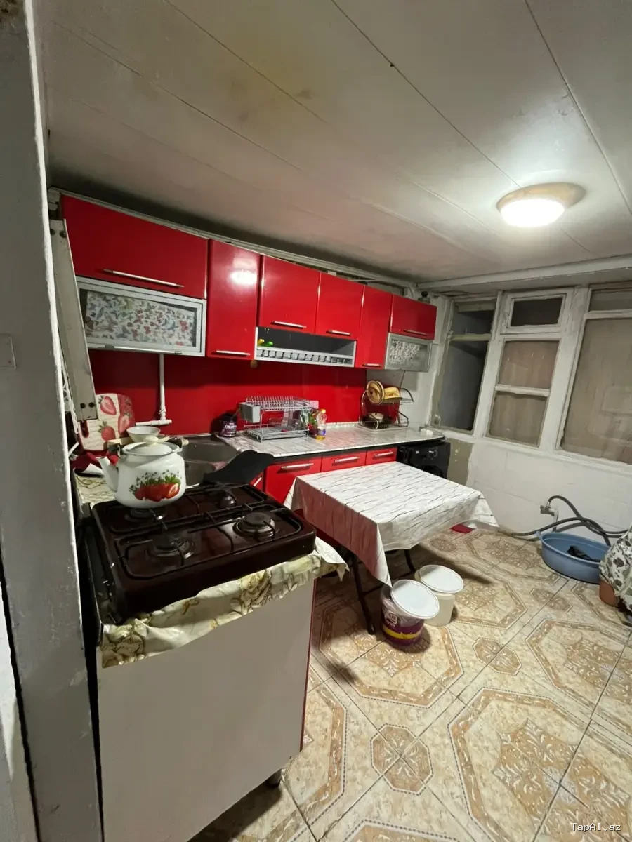 Yasamal 1ci alatavada 2 otaqli ev kirayə verilir