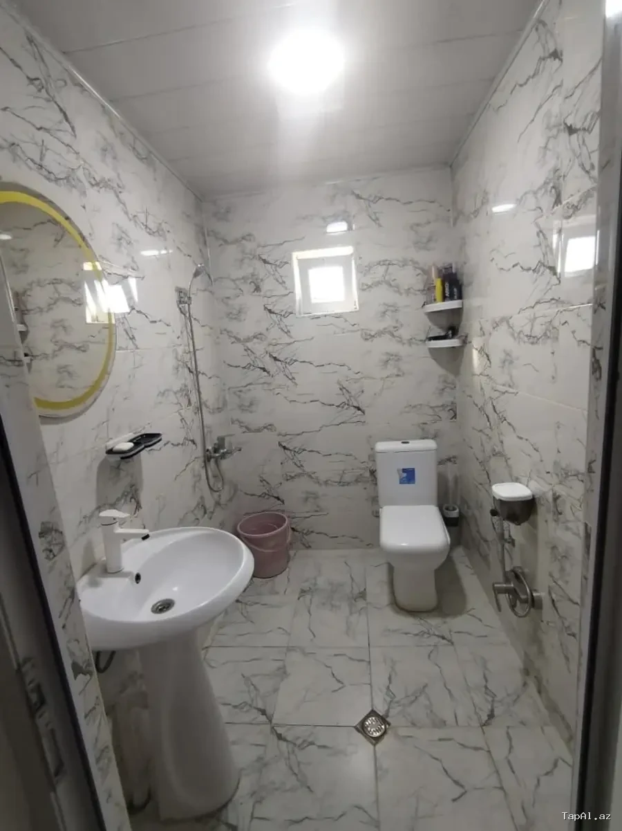 4 otaqlı 90 kvadratdı 2 sotun içinde yerləşir  .     Qiymeti 54000