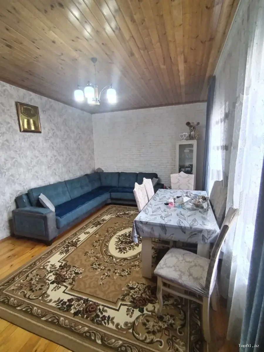 4 otaqlı 90 kvadratdı 2 sotun içinde yerləşir  .     Qiymeti 54000