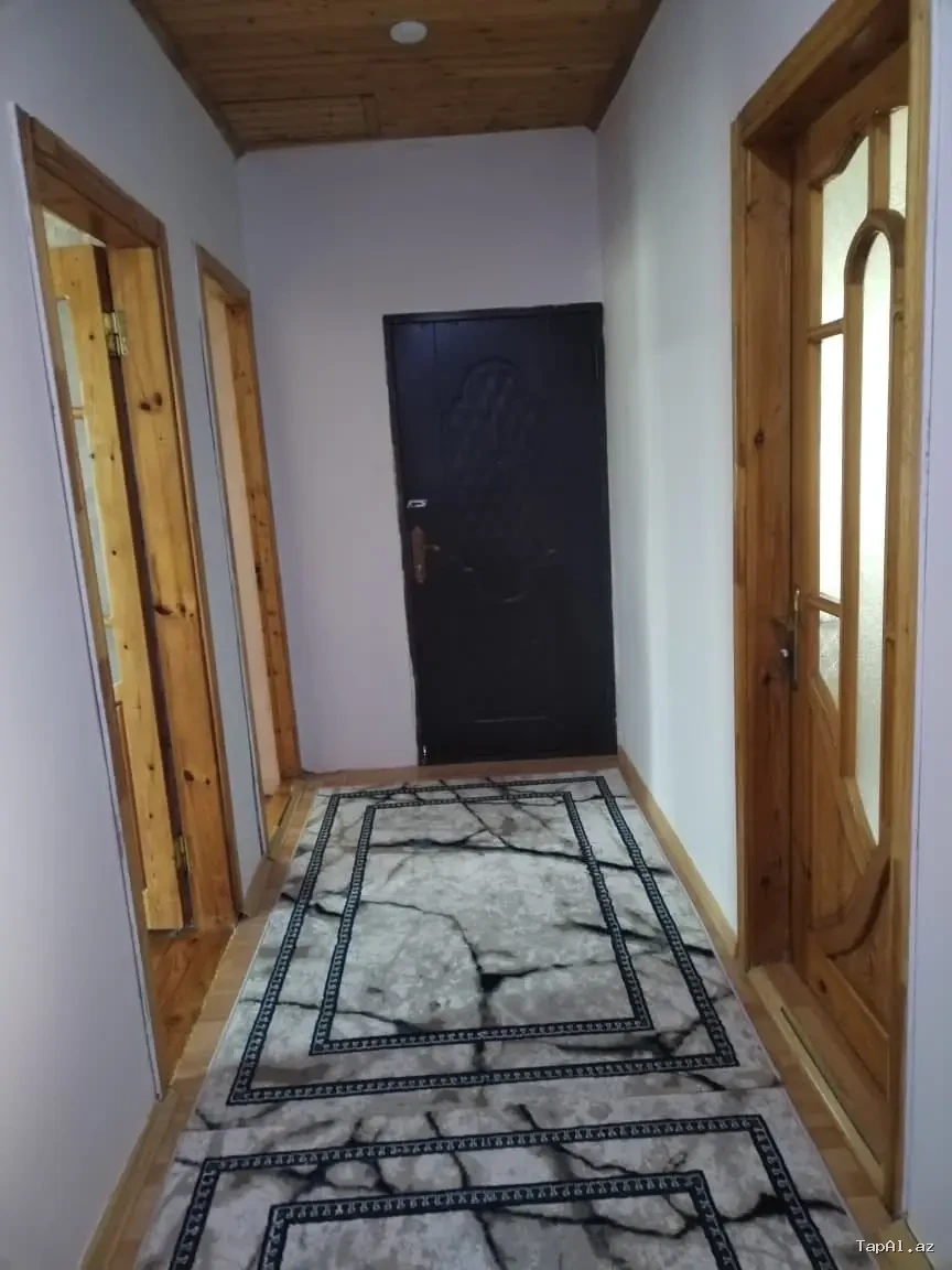 4 otaqlı 90 kvadratdı 2 sotun içinde yerləşir  .     Qiymeti 54000